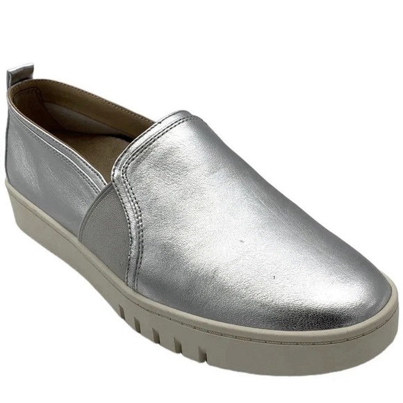 Vionic Women\'s Cambria Slip-On Casual‎ Sneakers Silver Size 8.5 Wide Loafer